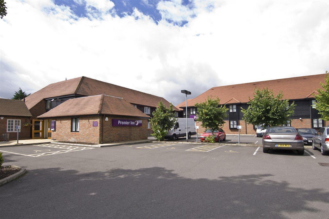 Premier Inn Aylesbury Ейлсбъри Екстериор снимка
